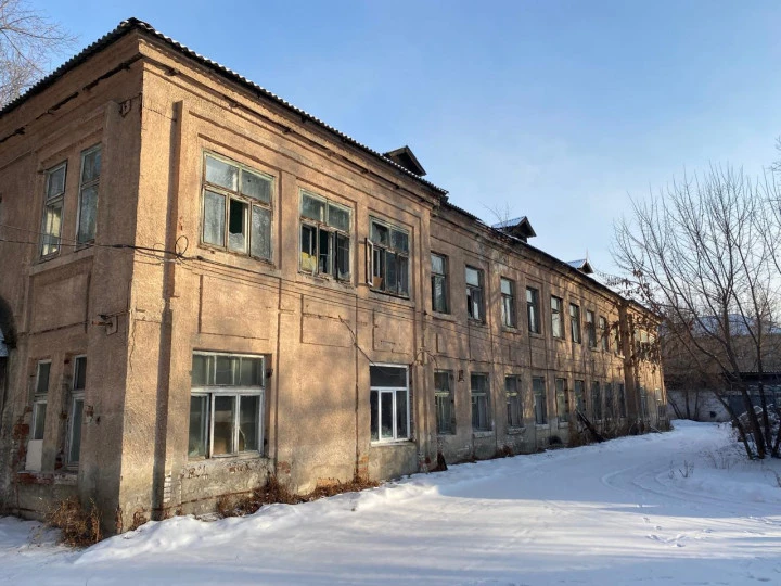Продаются 2 (два) Здания и 3 (три) нежилых помещения,               г. Красноярск, ул. Малиновского, 19